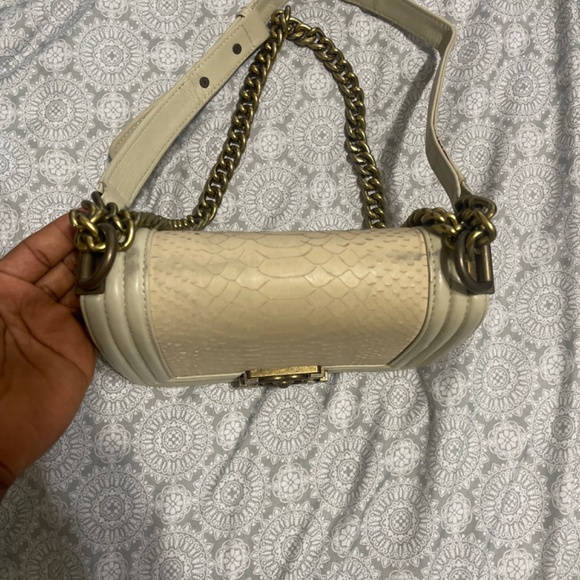Chanel ivory rock chain small boy bag - Picture 4 of 10